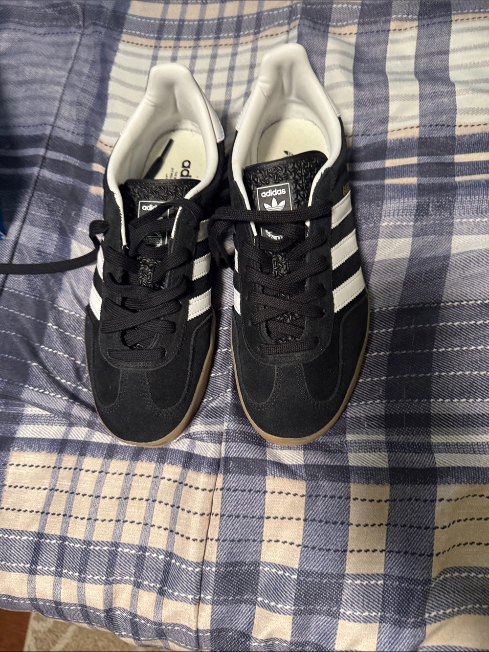 adidas Black and White Men's Retro gazelle Sneakers
